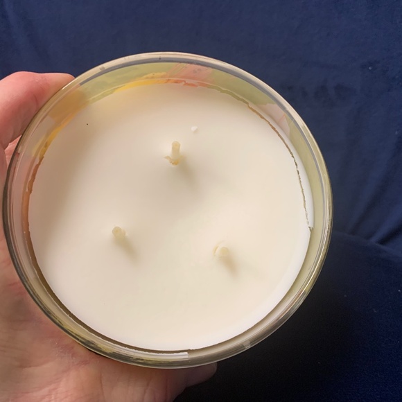 Bath and Body Works 3 wick candle - Picture 2 of 3